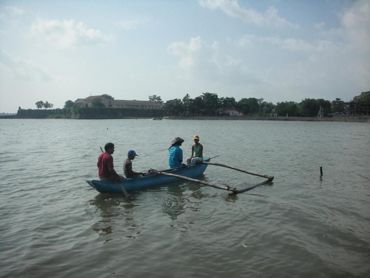 15Lmd Villa In Front Of The Lagoon Batticaloa Exterior photo